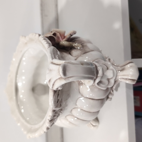 LARGE VINTAGE CAPODIMONTE PORCELAIN SOUP TUREEN BEAUTIFUL - Picture 11 of 16